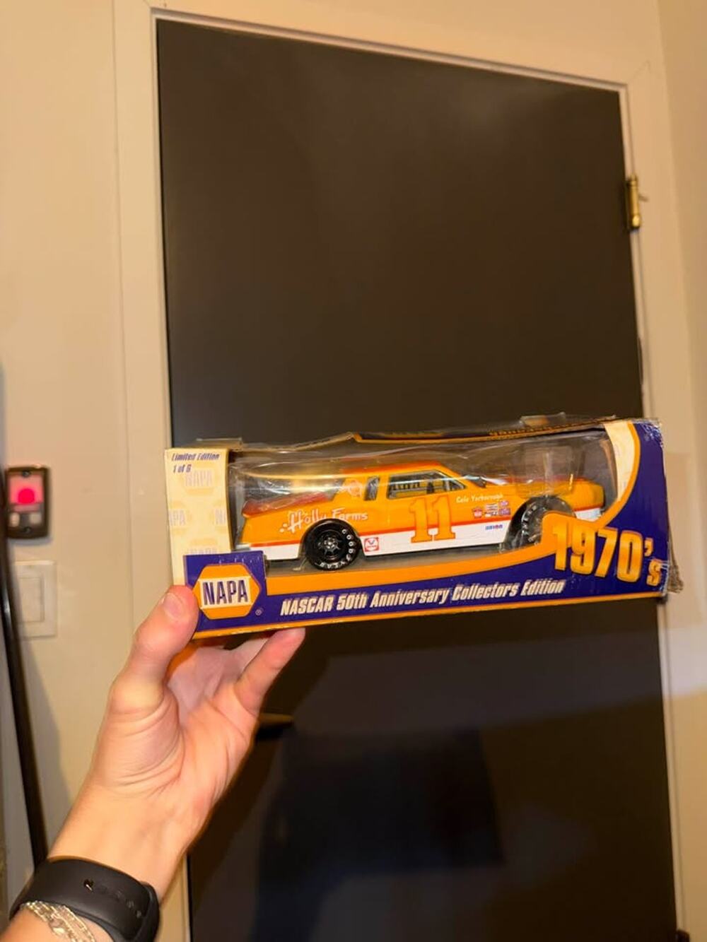 Cale Yarborough 1976 NAPA Holly Farms #11 Diecast 1:24 Limited Edition